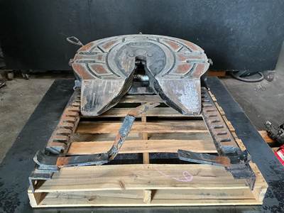 Freightliner Cascadia 125 Fifth Wheel