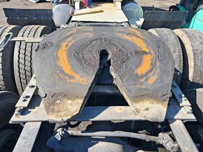 Freightliner Cascadia Fifth Wheel