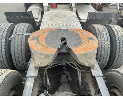 Freightliner Cascadia Fifth Wheel