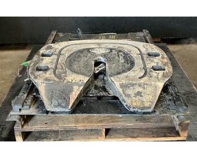 Freightliner ST120 Fifth Wheel