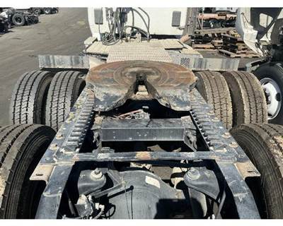 Holland 367 Fifth Wheel for a Peterbilt 367