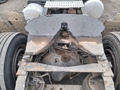 Holland 384 Fifth Wheel for a Peterbilt 384