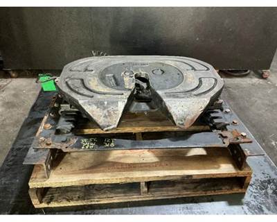 Holland AIR SLIDE Fifth Wheel for a Peterbilt 579