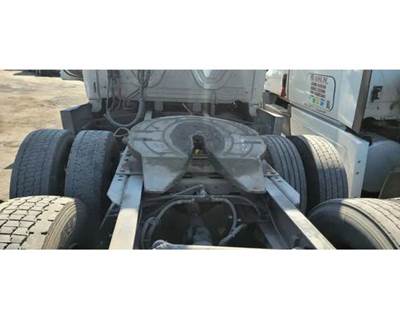 Holland CASCADIA 125 Fifth Wheel for a Freightliner Cascadia 125