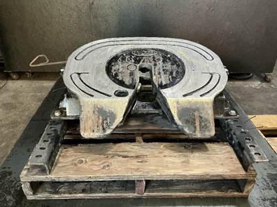 Holland CXU612 Fifth Wheel