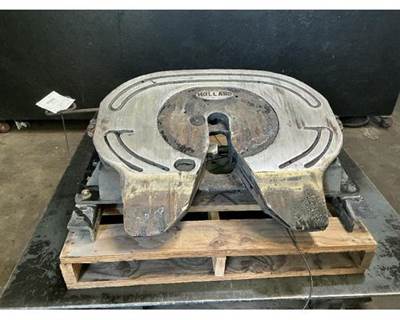 Holland CXU612 Fifth Wheel for a Mack CXU612