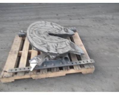Holland CXU612 Fifth Wheel for a Mack CXU612