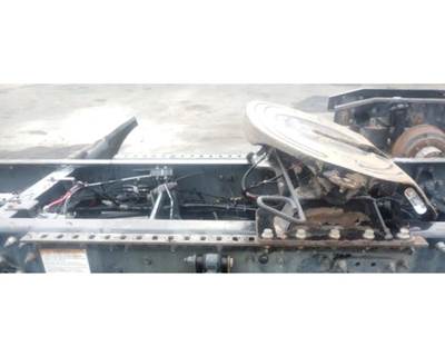 Holland CXU613 Fifth Wheel for a Mack CXU613