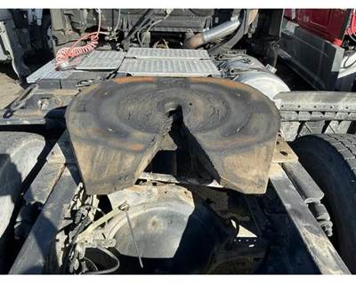 Holland Cascadia 113 Fifth Wheel for a Freightliner Cascadia 113