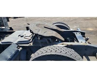 Holland Cascadia 113 Fifth Wheel for a Freightliner Cascadia 113