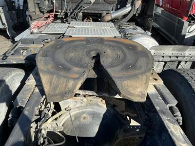 Holland Cascadia Fifth Wheel for a Freightliner CASCADIA