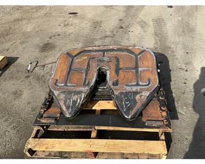 Holland Cascadia Fifth Wheel for a Freightliner CASCADIA