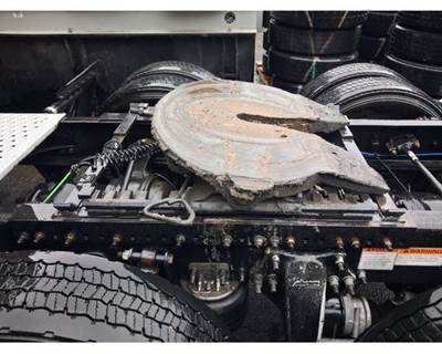 Holland FW35 Fifth Wheel for a Freightliner CASCADIA