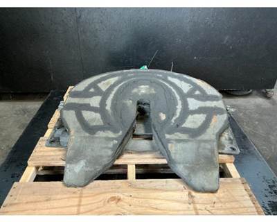 Holland FW35 Fifth Wheel for a Freightliner Cascadia 116 Day Cab