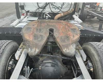 Holland FW35 Fifth Wheel for a Freightliner Cascadia 113