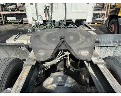 Holland FW35 Fifth Wheel for a Freightliner M2 106