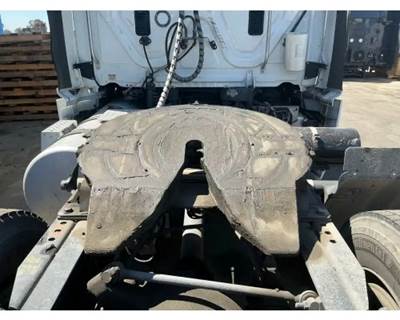 Holland Fifth Wheel for a Freightliner Cascadia 113