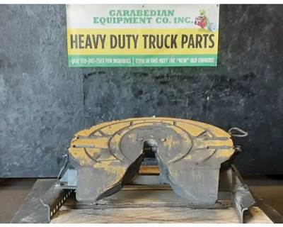 Holland Fifth Wheel for a Freightliner Cascadia 113