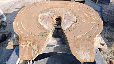 Mack Fifth Wheel for a Mack CXU613