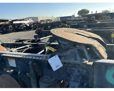 Holland Fifth Wheel for a Mack CXU613
