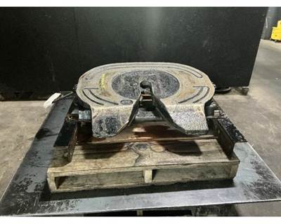 Holland Fifth Wheel for a Kenworth T680