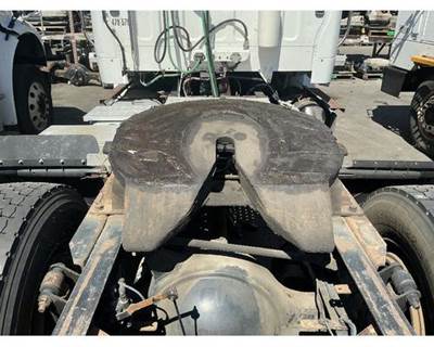 Holland M2 106 Fifth Wheel for a Freightliner M2 106