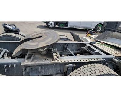 Holland STATIONARY Fifth Wheel for a Mack CXU613