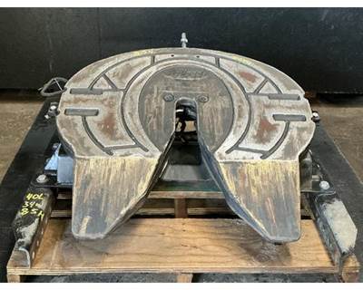 Holland STATIONARY Fifth Wheel for a Freightliner Cascadia 113