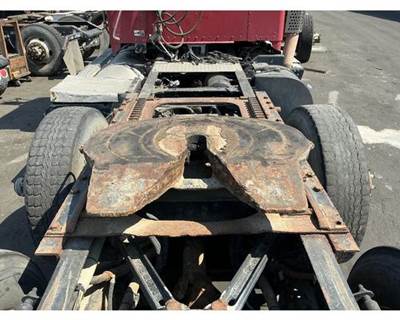 Holland T800 Fifth Wheel for a Kenworth T800