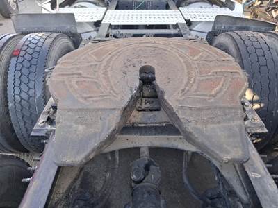 Holland VNL Fifth Wheel for a Volvo VNL