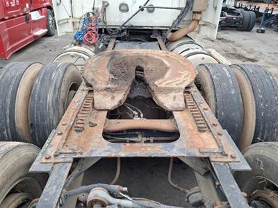 Holland WIA Fifth Wheel for a Volvo WIA