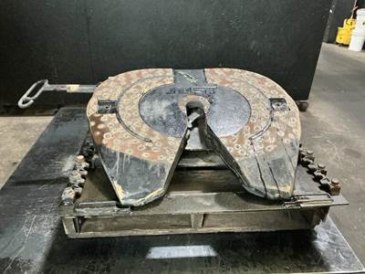 International 8600 Fifth Wheel