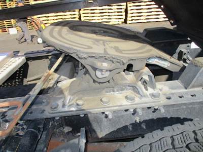 International 9200i Fifth Wheel