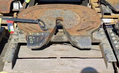 International 9200i Fifth Wheel