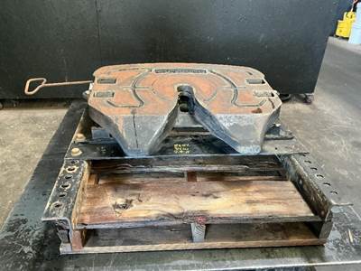 International 9200i Fifth Wheel