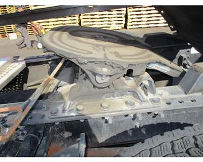 International 9200i Fifth Wheel