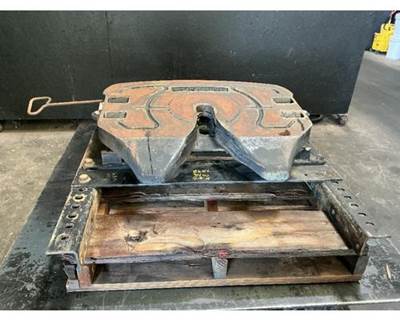 International 9200i Fifth Wheel