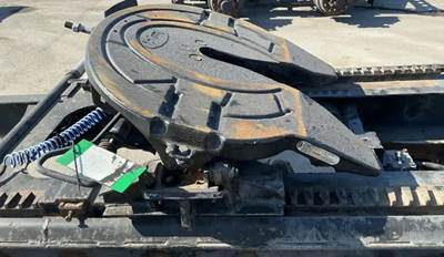 International F9370 Fifth Wheel for a International F-9370