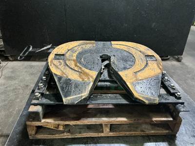 International LT625 Fifth Wheel