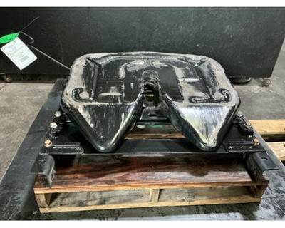 International LT625 Fifth Wheel