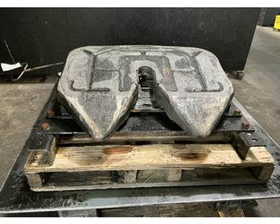 International LT625 Fifth Wheel