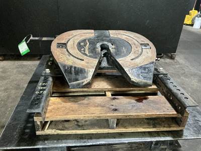 International RH613 Fifth Wheel