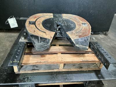 International RH613 Fifth Wheel