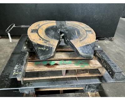 International RH613 Fifth Wheel