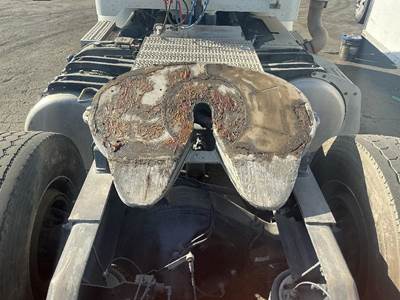 Jost 384 Fifth Wheel for a Peterbilt 384