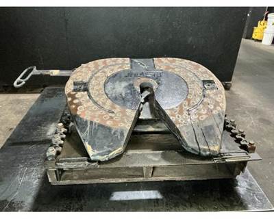 Jost Fifth Wheel for a International 8600