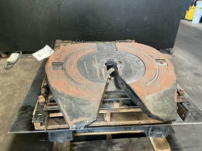 Jost 9200I Fifth Wheel for a International 9200I