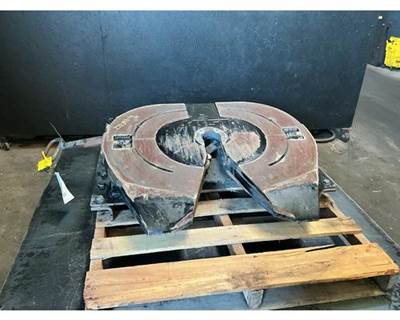 Jost CXU612 Fifth Wheel for a Mack CXU612