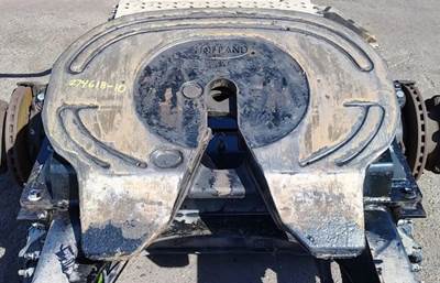 Mack CXU633T Fifth Wheel