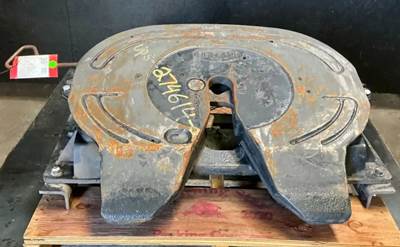 Mack CXU633T Fifth Wheel